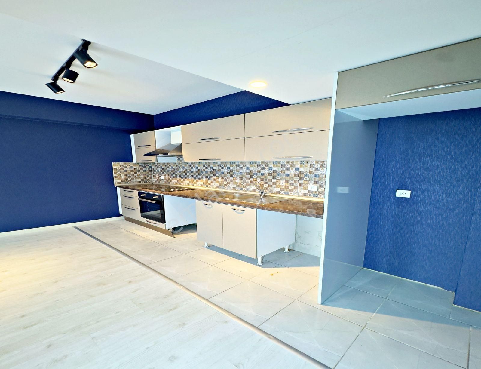 Metrobüse Yürüme Mesafesi Teraslı 2+1 Siteiçi Daire - Görsel 23