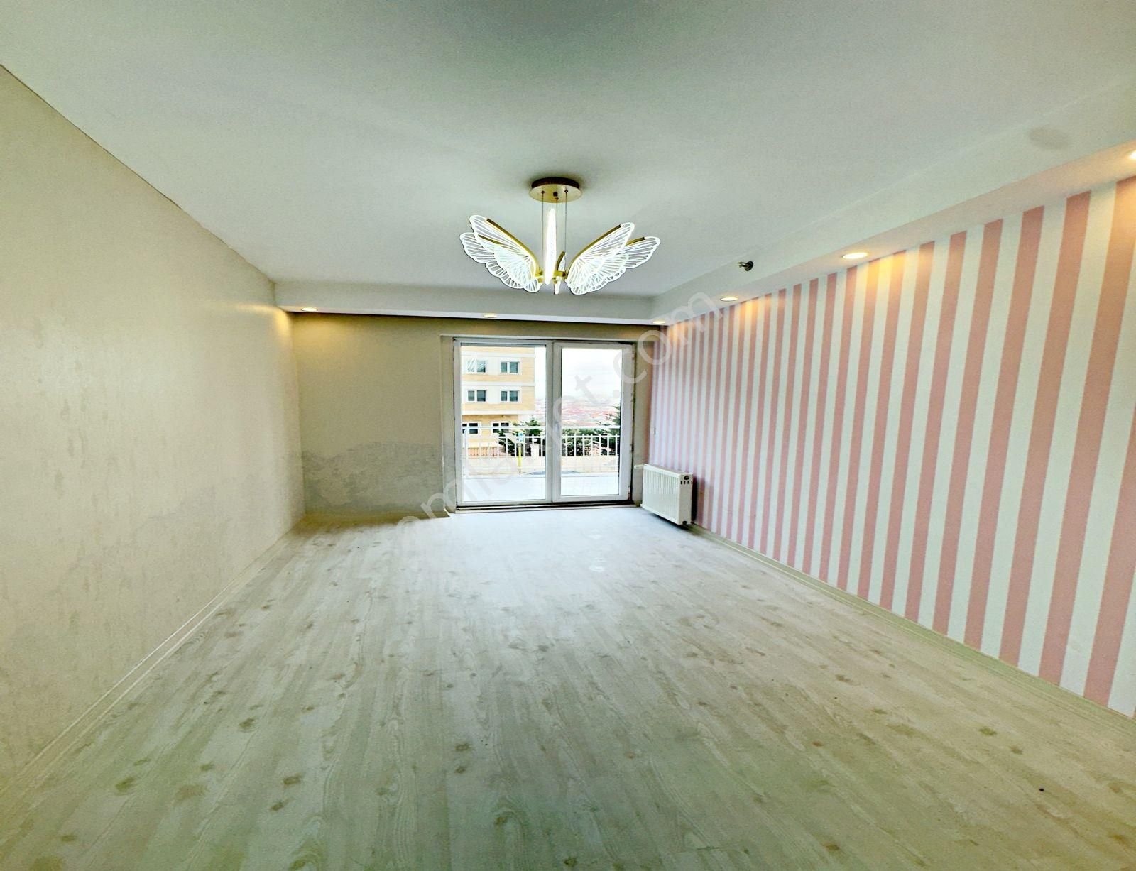 Metrobüse Yürüme Mesafesi Teraslı 2+1 Siteiçi Daire - Görsel 20