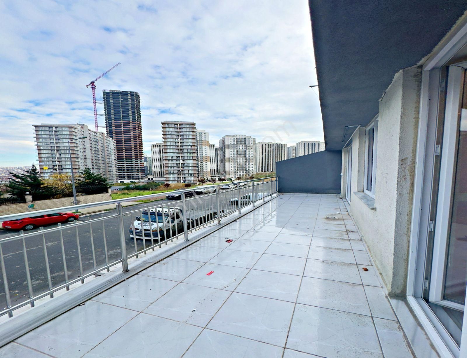 Metrobüse Yürüme Mesafesi Teraslı 2+1 Siteiçi Daire - Görsel 19