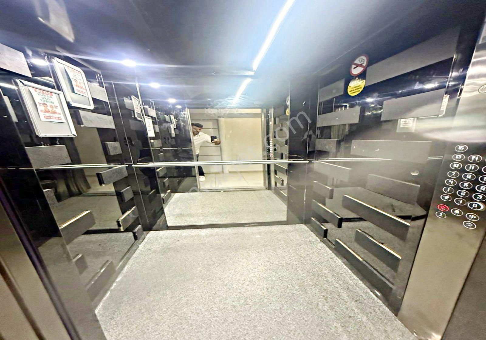 Barbaros Hayrettin Paşa Mah. Site İçi 1+1 Arakat Metrobüse 9 Dk Mesafe Daire - Görsel 15