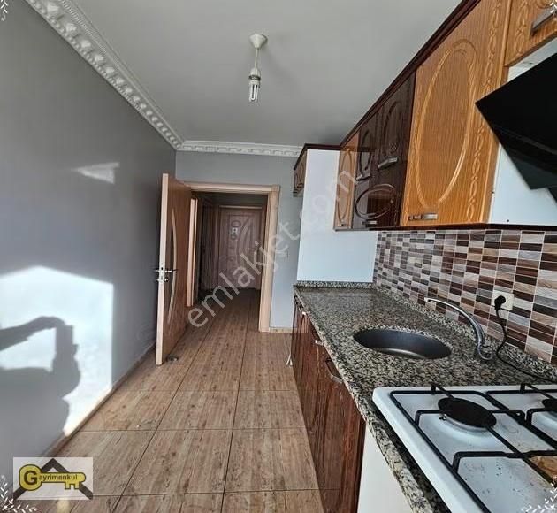 Beylikdüzü Yakuplu İş Merkezi Katnda Kiralık 2+1 Daire - Görsel 11