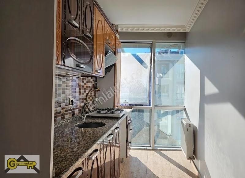 Beylikdüzü Yakuplu İş Merkezi Katnda Kiralık 2+1 Daire - Görsel 18