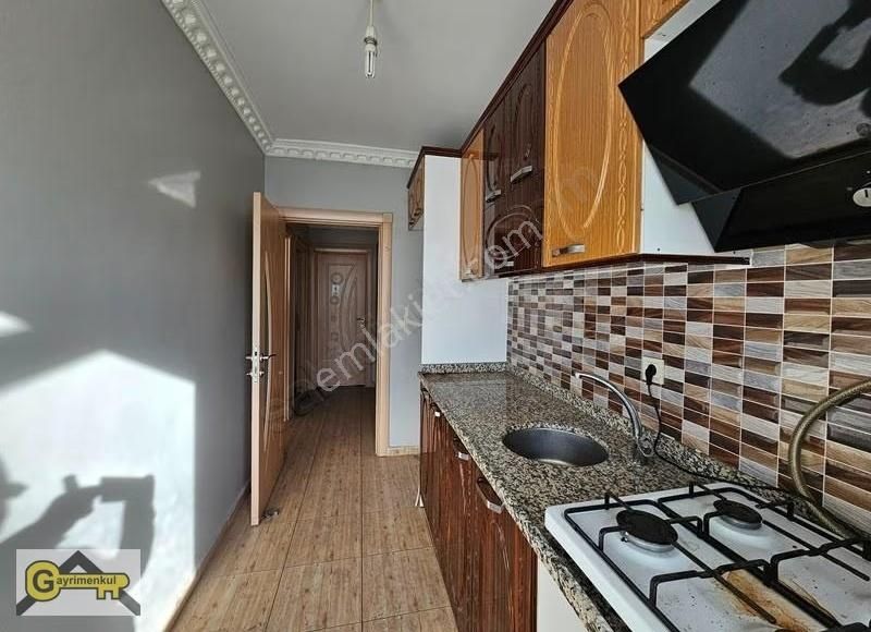 Beylikdüzü Yakuplu İş Merkezi Katnda Kiralık 2+1 Daire - Görsel 5