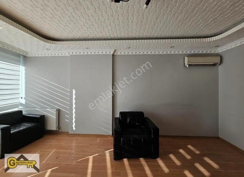 Beylikdüzü Yakuplu İş Merkezi Katnda Kiralık 2+1 Daire - Görsel 6