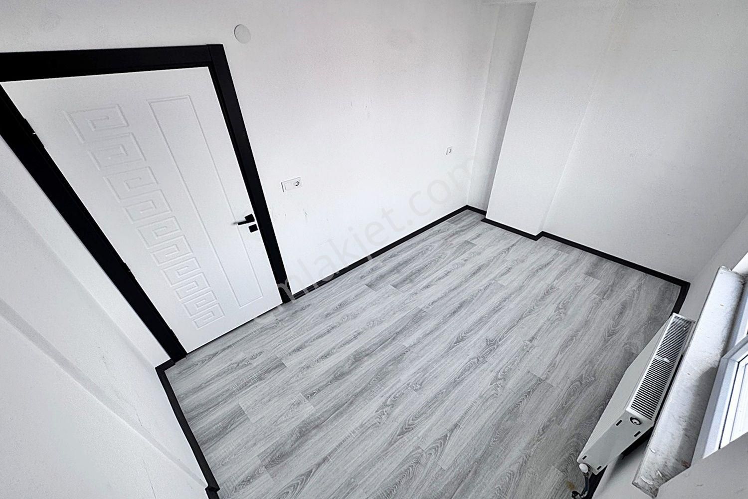 Akyüz Gayrimenkul Den; Merkezı Konumda Iskanlı,kombılı Satılık 2+1 Daire - Görsel 29