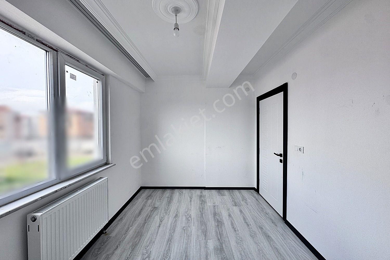 Akyüz Gayrimenkul Den; Merkezı Konumda Iskanlı,kombılı Satılık 2+1 Daire - Görsel 19