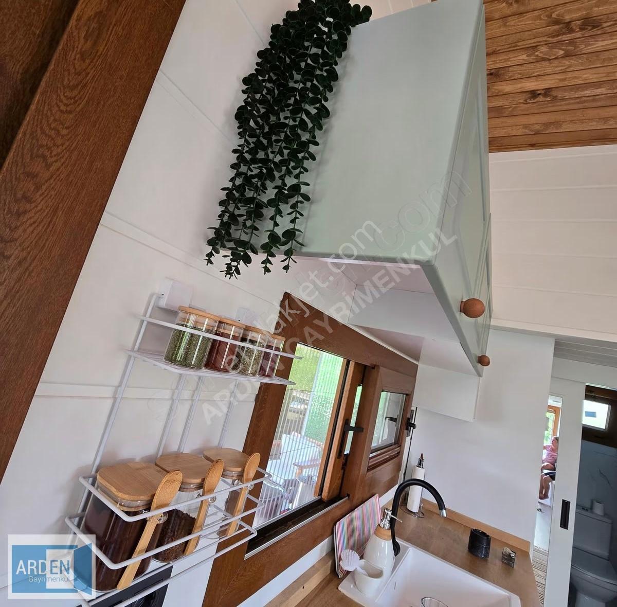 Urla Torasan'da Havuzlu, Eşyalı Tiny House Fırsatı - Görsel 14