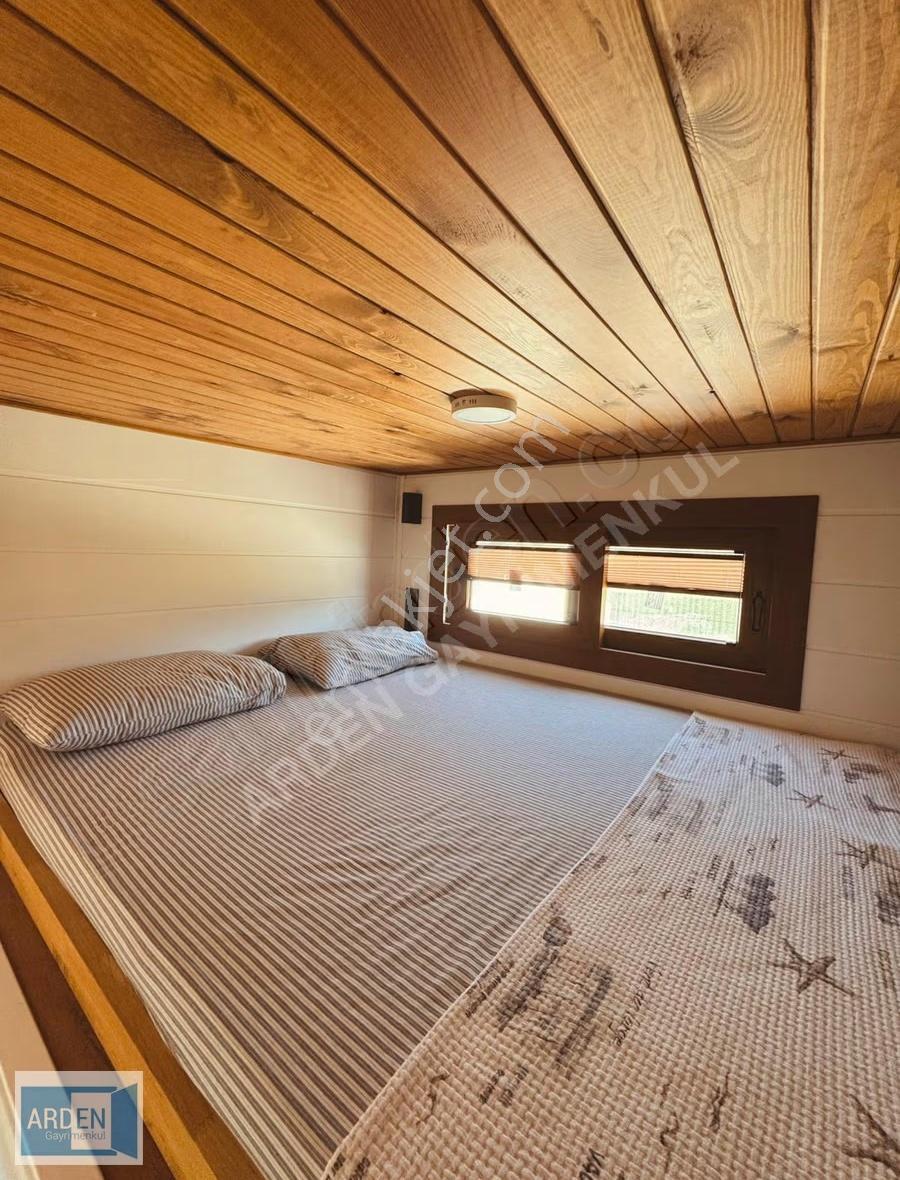Urla Torasan'da Havuzlu, Eşyalı Tiny House Fırsatı - Görsel 4