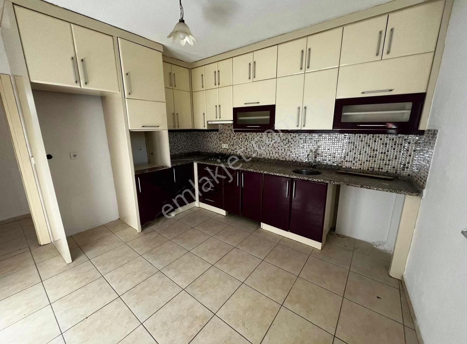 Öz Yıldız Emlaktan Şelale Mahallesinde 3+1 Kiralık Daire
