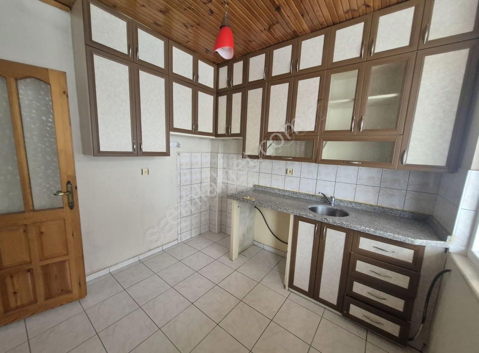Özyıldız Emlak'tan Aşağıhısar Mahallesınde 2+1 Kiralık Daire