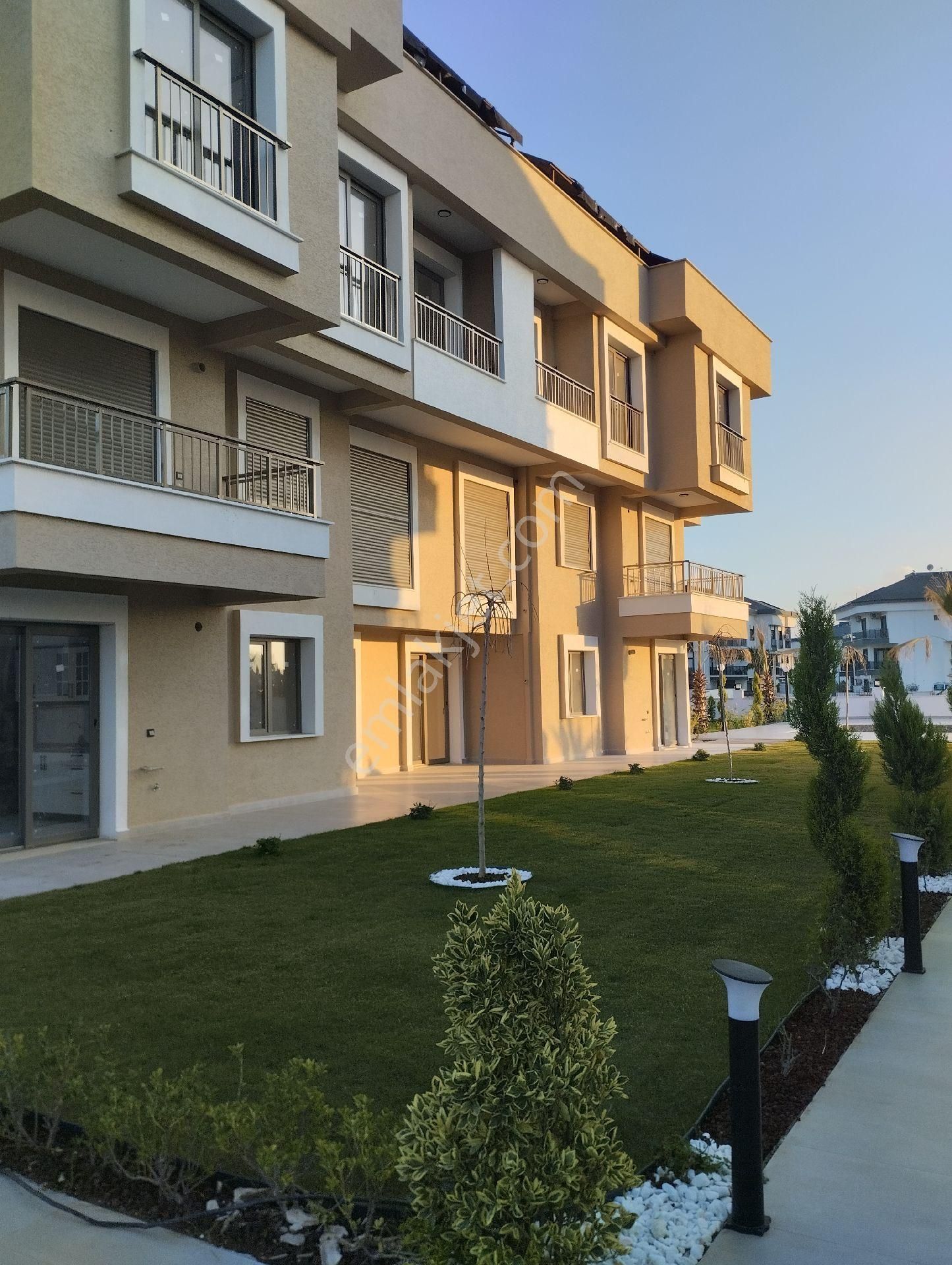 Didimde Site İçerisinde Satılık 1+1 Daire - Görsel 2