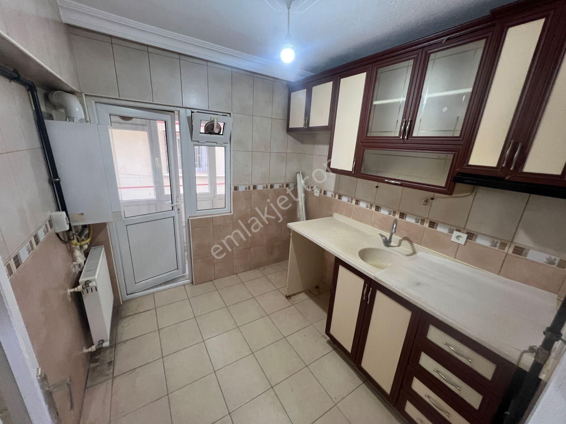 Sincan Akşemsettin Mah Salon Bagımsız 15 Yıllık Satılık Daire