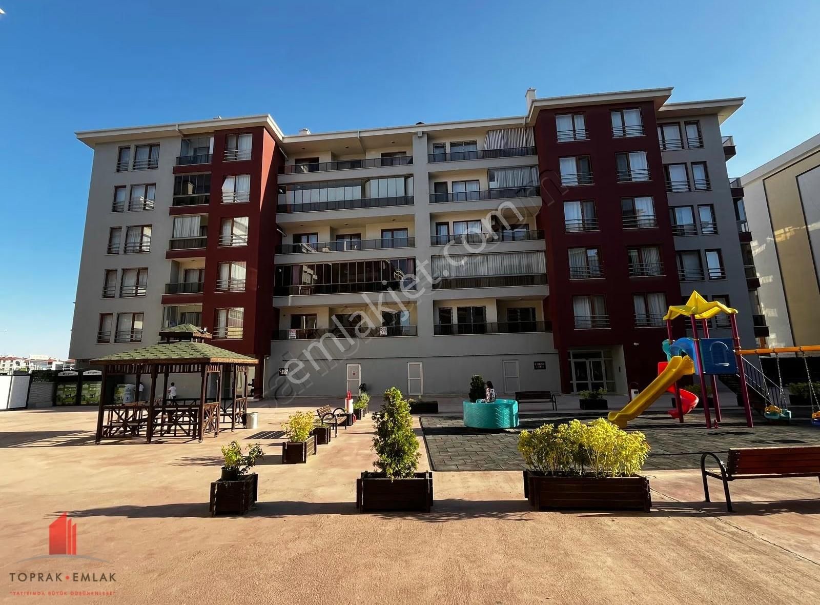 Tramvaya Yakın İşgalamanda 3+1 Sıfır Satılık Daire