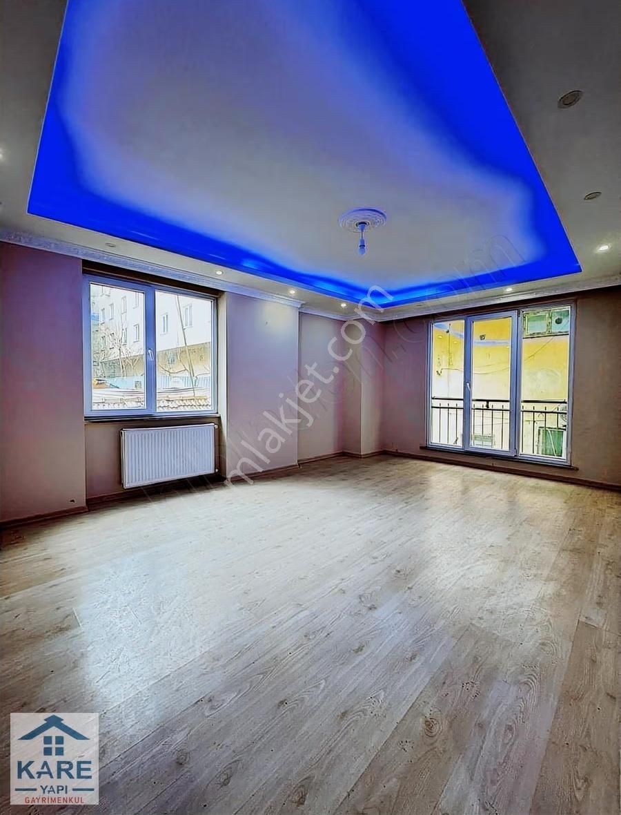 Esenyurt Merkezi Konumda Caddeye Yakın Acil Satılık 2+1 Daire