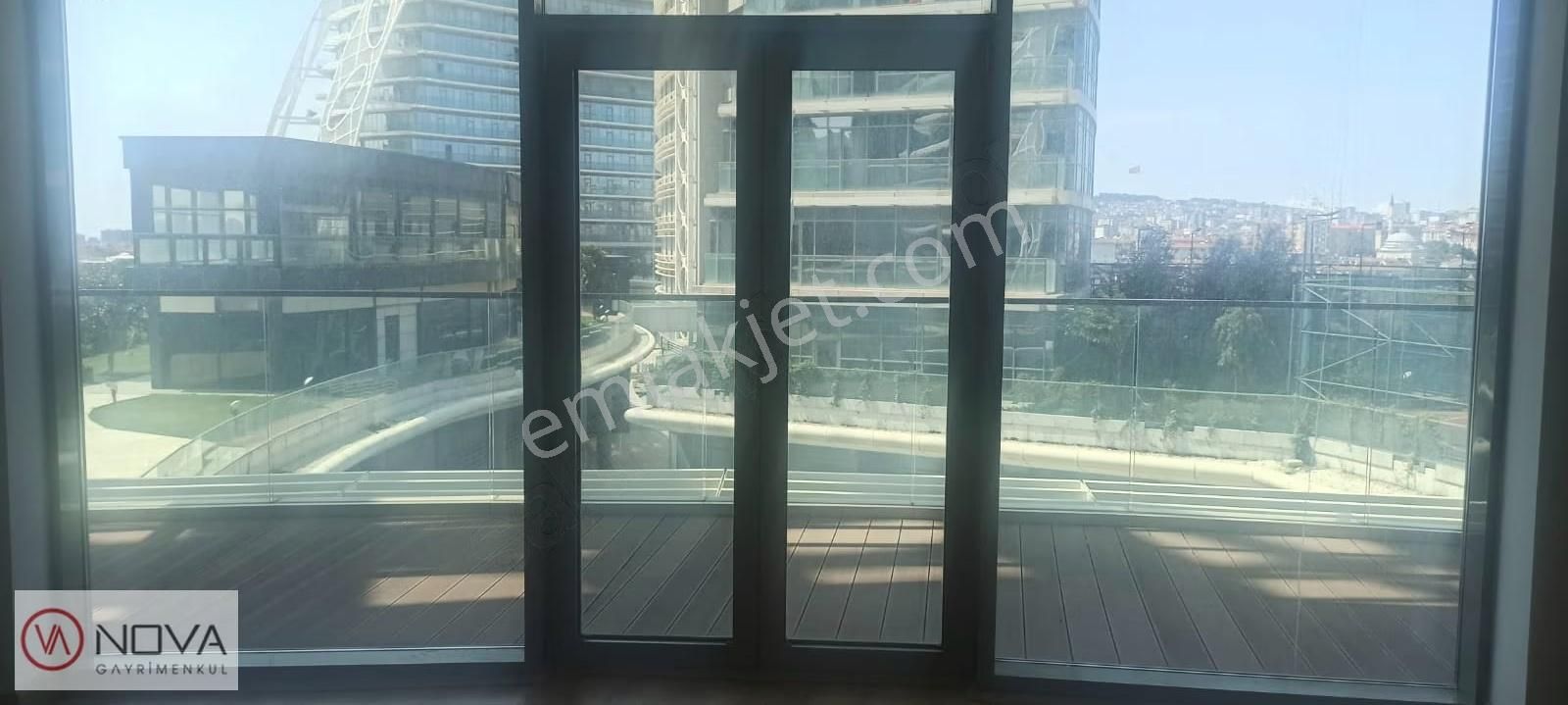 Nova'dan Finans Merkezi Sarphan Finans Park'ta İçi Yapılı Ofis - Görsel 17