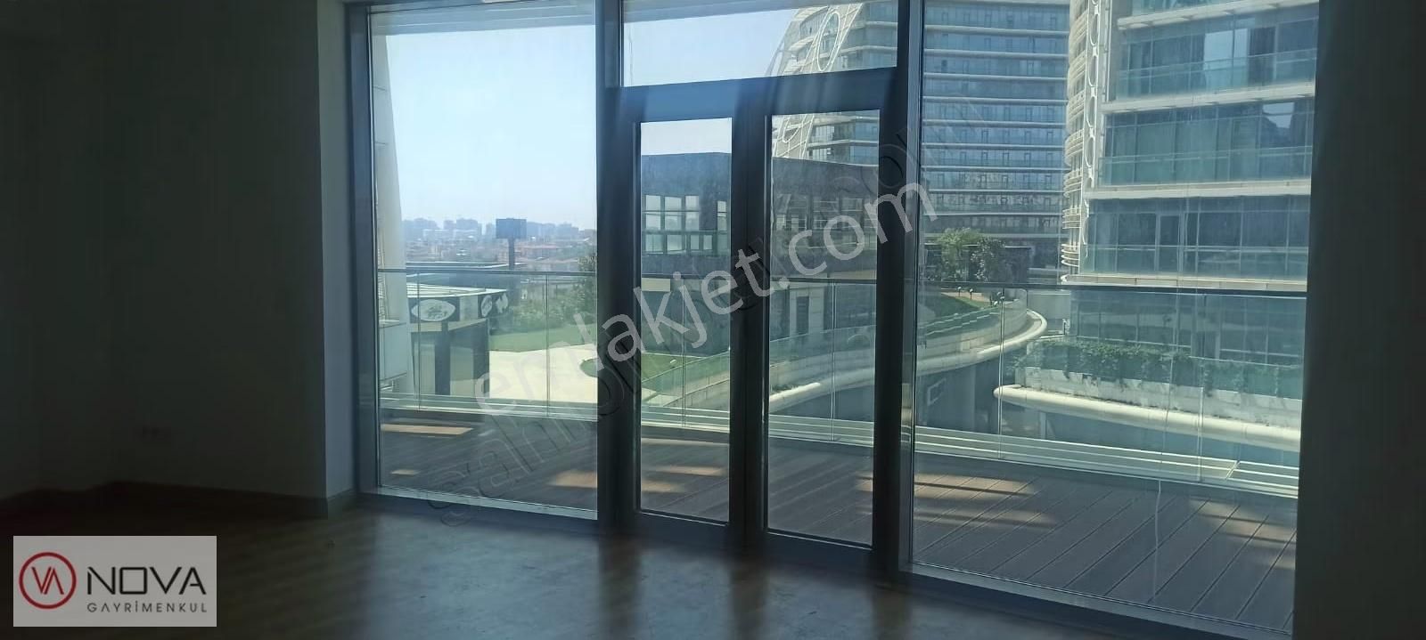 Nova'dan Finans Merkezi Sarphan Finans Park'ta İçi Yapılı Ofis - Görsel 19