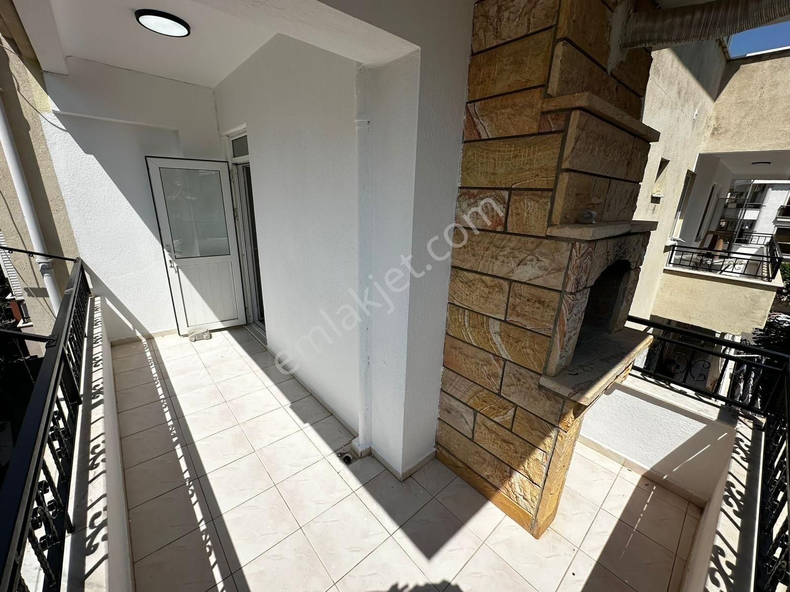 Didim Çamlıkta Denize 600 Metre Satılık 2+1 Fırsat Daire - Görsel 2