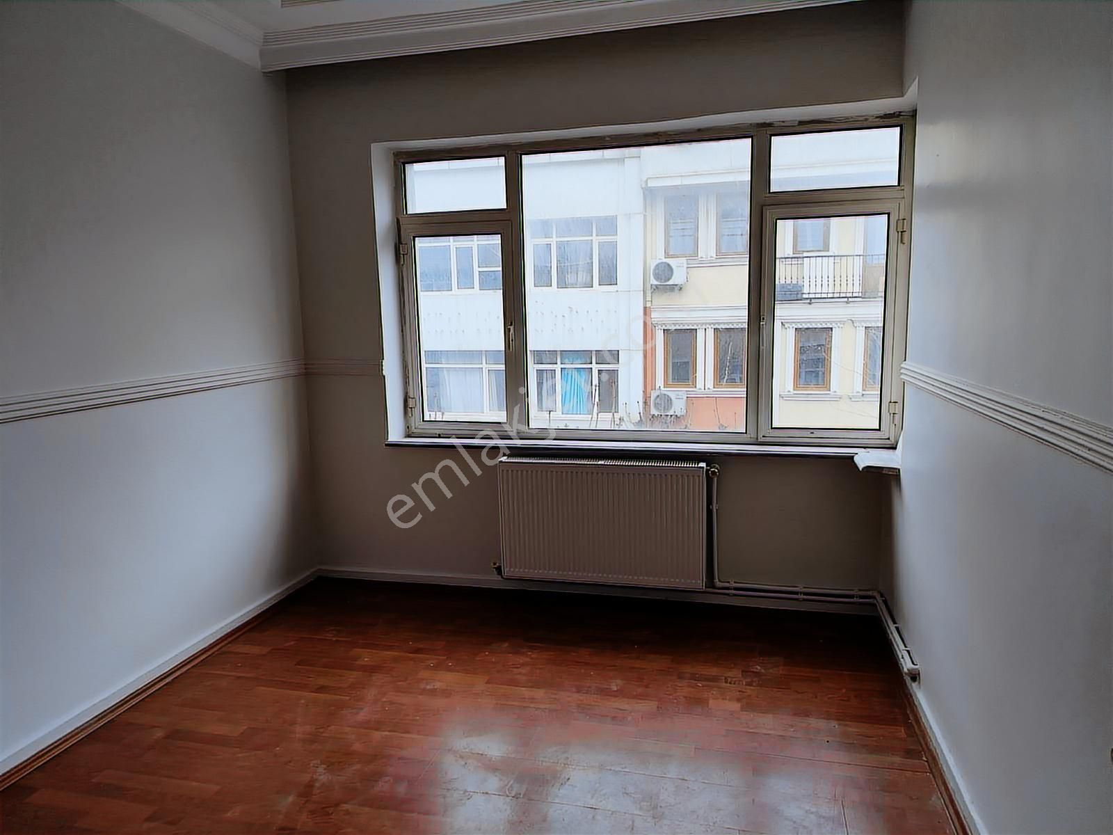 Fatih Sariguzelde Cadde Üzerinde 2. Kat Daire - Görsel 13