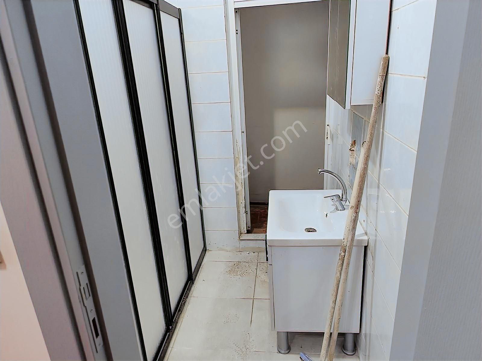 Fatih Sariguzelde Cadde Üzerinde 2. Kat Daire - Görsel 11