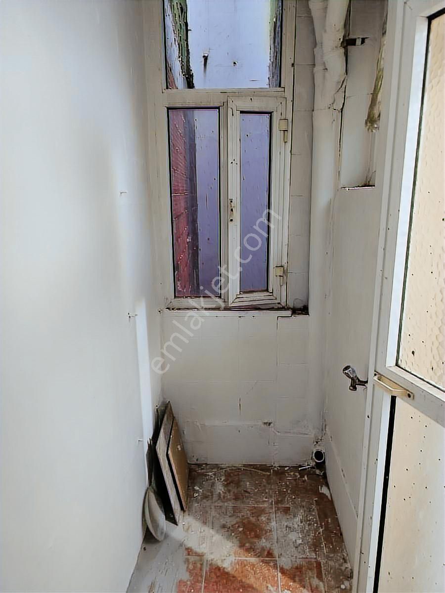 Fatih Sariguzelde Cadde Üzerinde 2. Kat Daire - Görsel 7