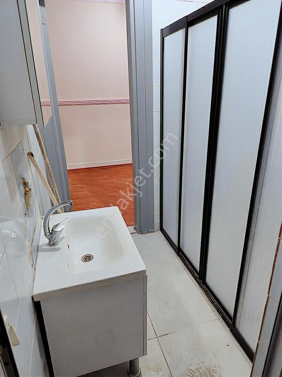 Fatih Sariguzelde Cadde Üzerinde 2. Kat Daire - Görsel 16