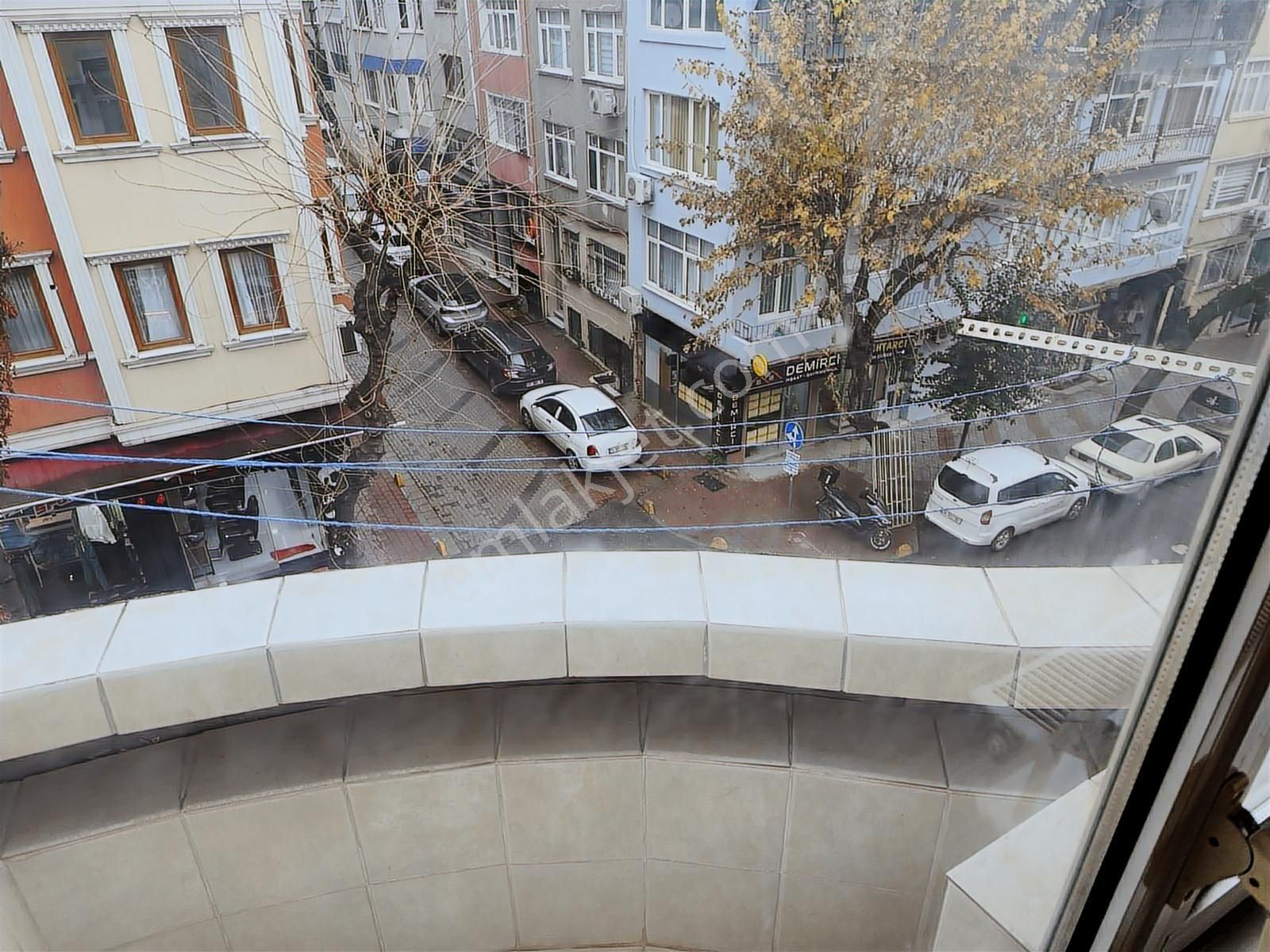 Fatih Sariguzelde Cadde Üzerinde 2. Kat Daire - Görsel 17