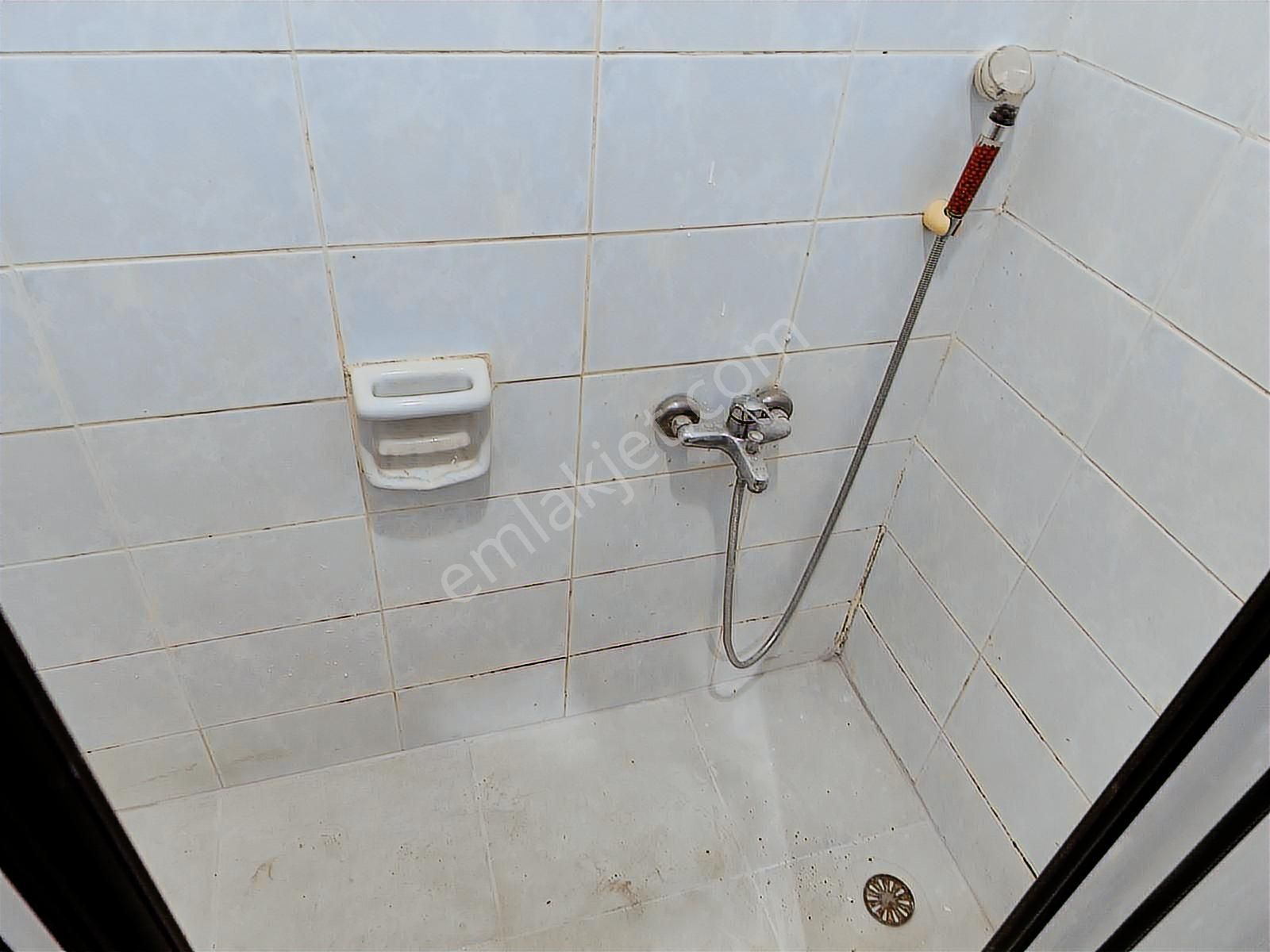 Fatih Sariguzelde Cadde Üzerinde 2. Kat Daire - Görsel 10