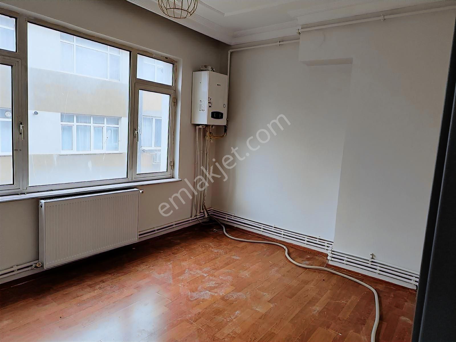 Fatih Sariguzelde Cadde Üzerinde 2. Kat Daire - Görsel 3