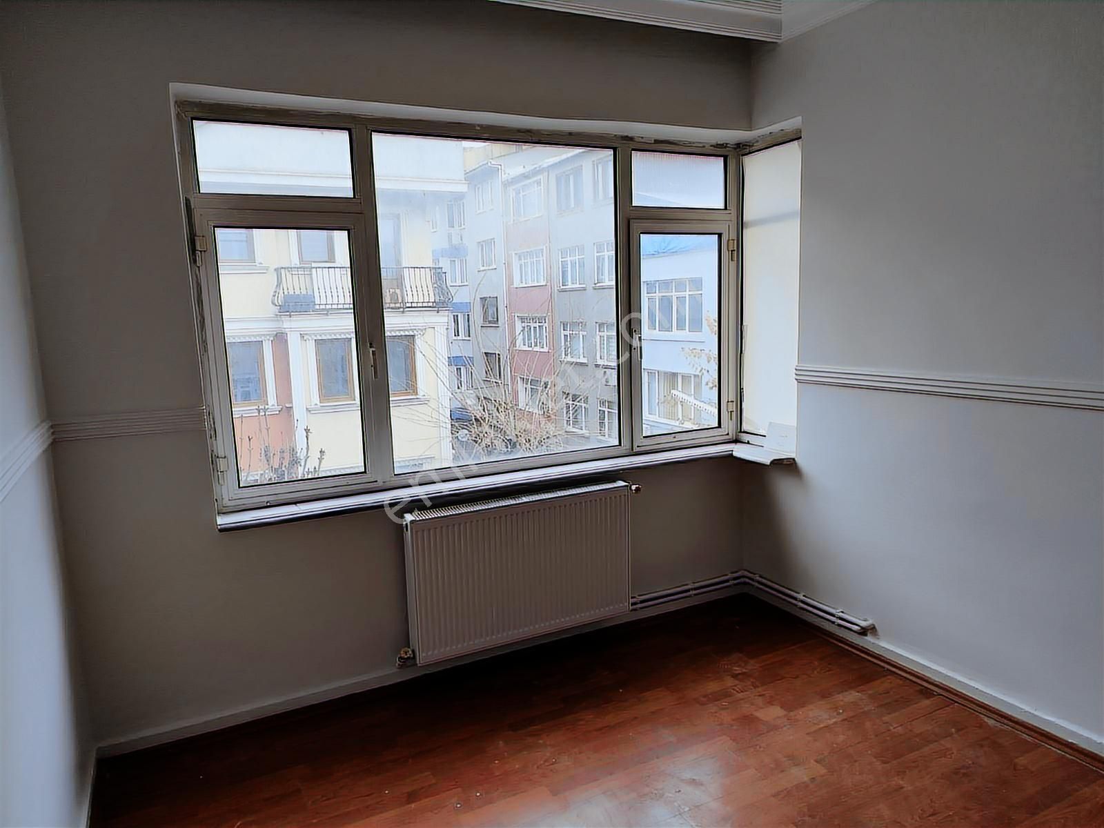 Fatih Sariguzelde Cadde Üzerinde 2. Kat Daire - Görsel 9