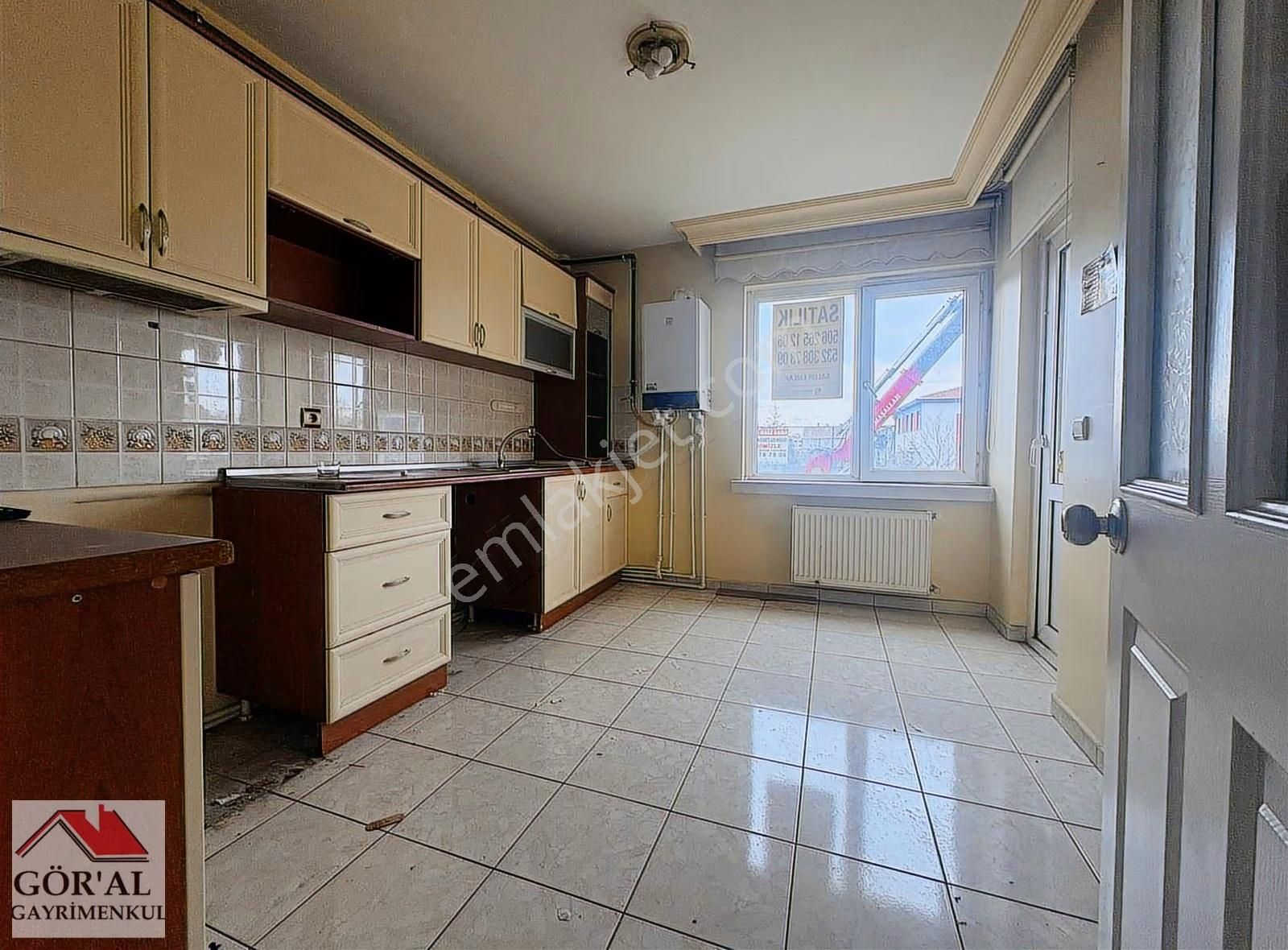 Göral Dan' Kabıl Cad.de Cetın Emec Yakını 3+1 Asansörlü Daıre