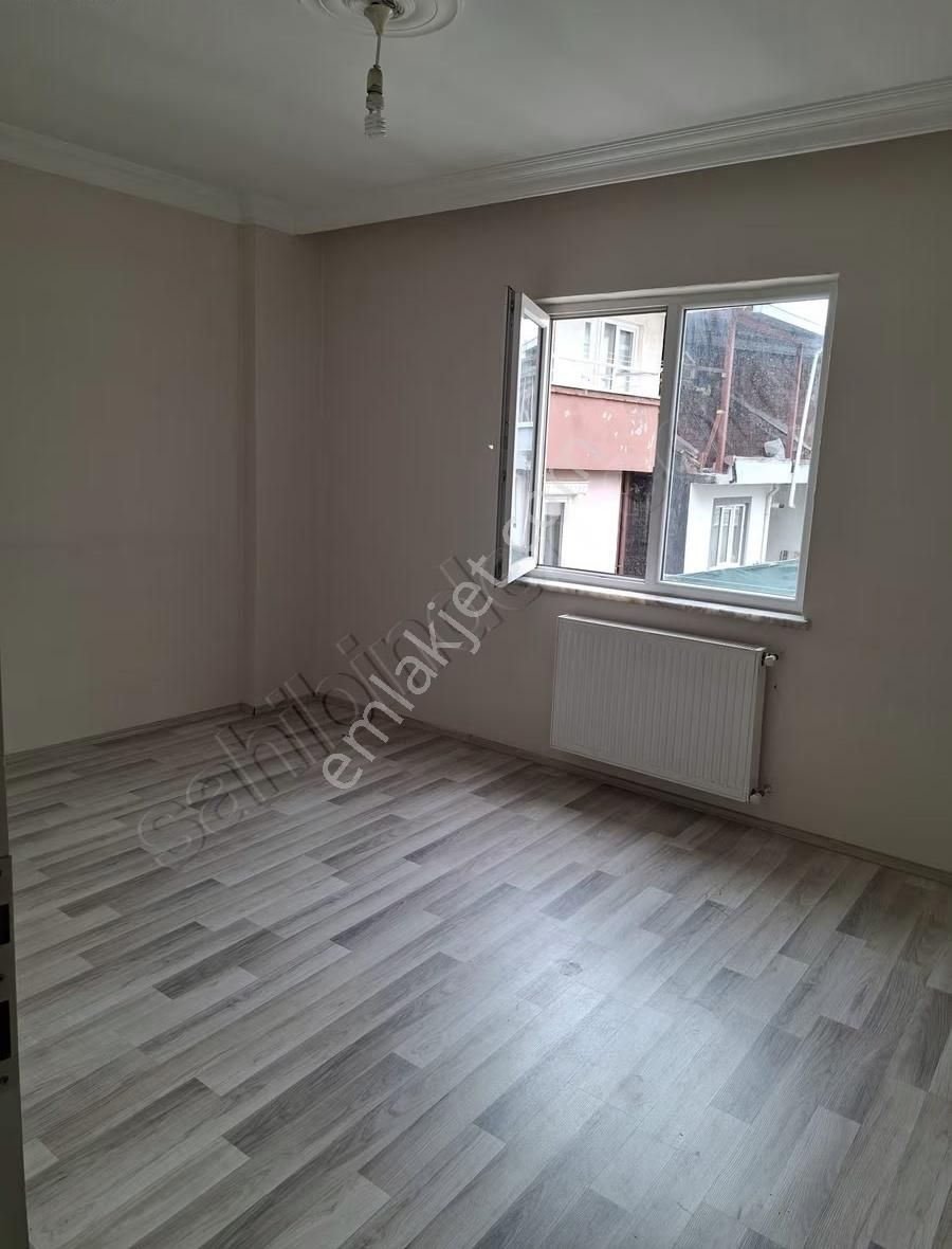 35 Lik Yol Ferah Geniş Kiralık Daire -artvin Emlak- - Görsel 2