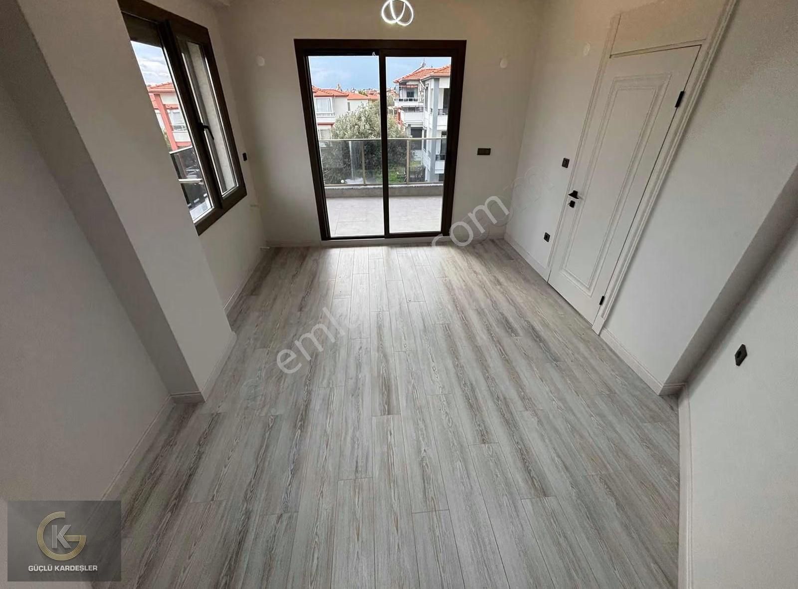 Güçlü Kardeşler Denize 300 Metre 3+1 Bahçe Ve Kat Dubleksleri - Görsel 28
