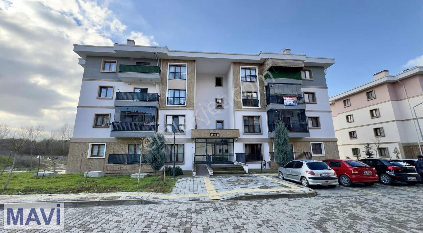 Remax Mustafa Öz 2+1 90m² Lüks Dizayn Cam Balkon Klima Asansörlü