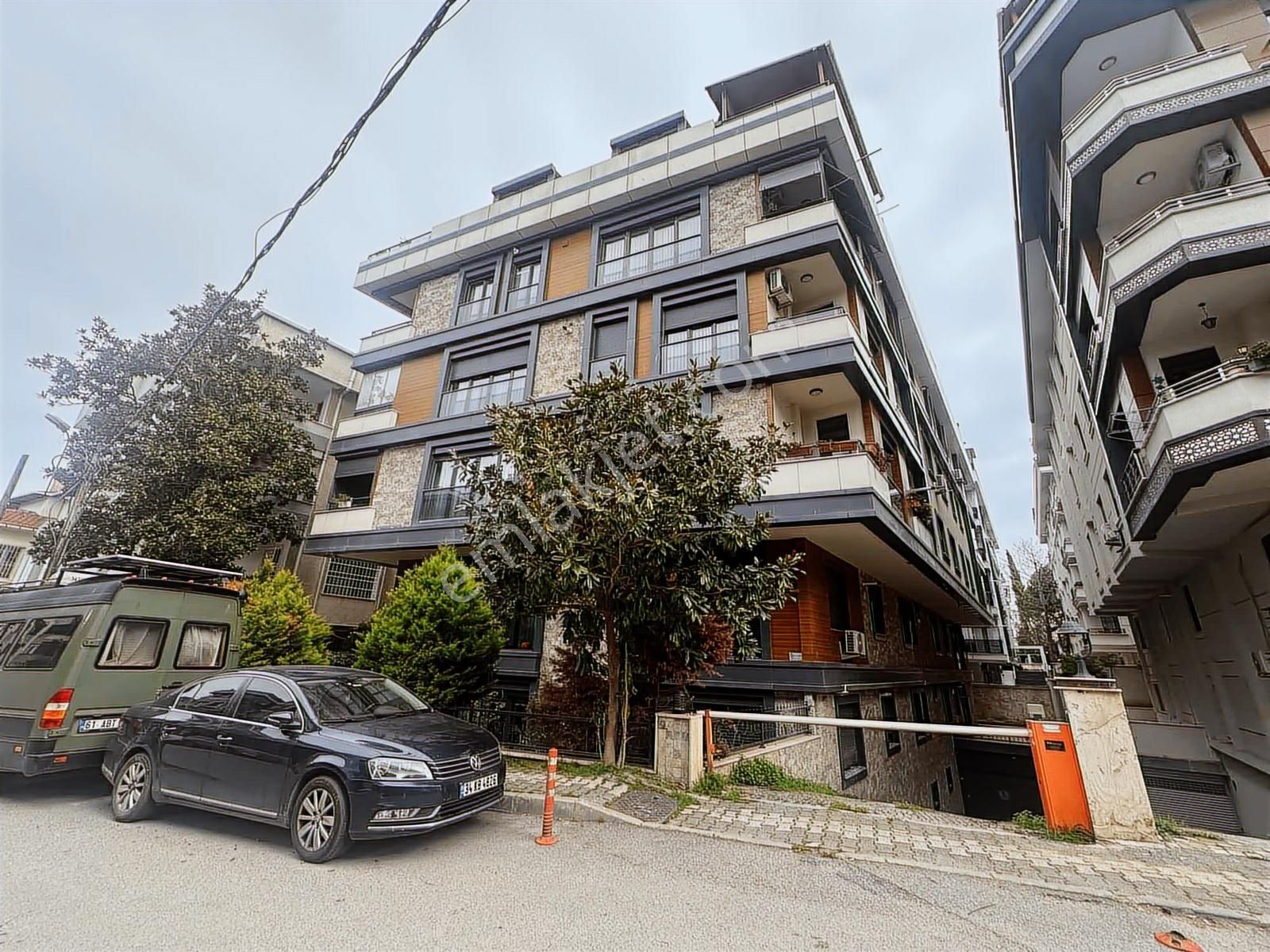 Tamiş'den Küçükyalı Sahil Çamlıkta 3+1 Manzaralı Dublex