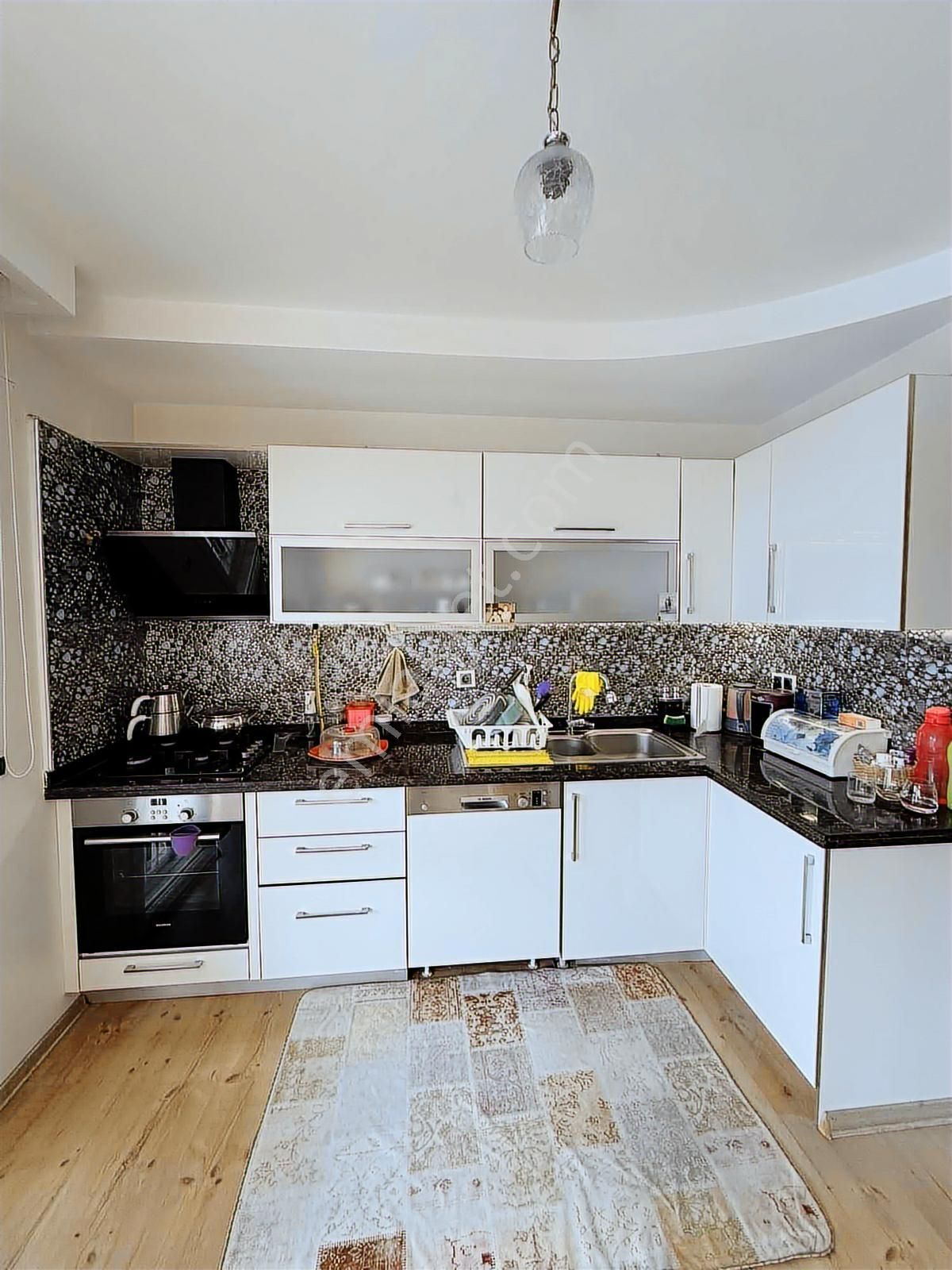 Total'den Park Manzaralı Genç Binada Geniş 4 Oda 1 Salon Lüx !!!