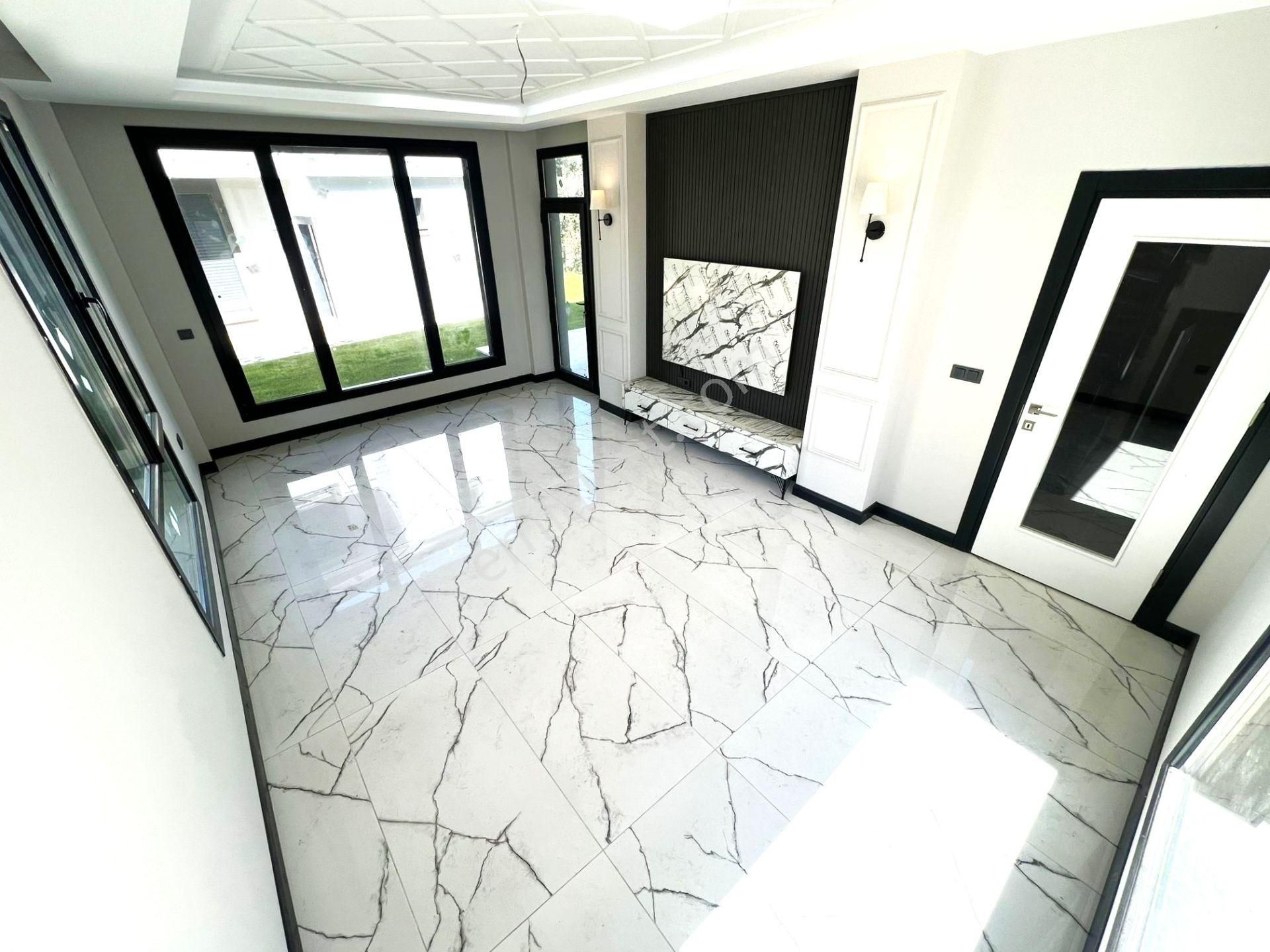 Burhaniye Pelitköy'de Aygülden Sıfır Denize100mt Nezih Siteiçi Bağımsız Ultra Lüks 3+1 Satılık Villa - Görsel 9