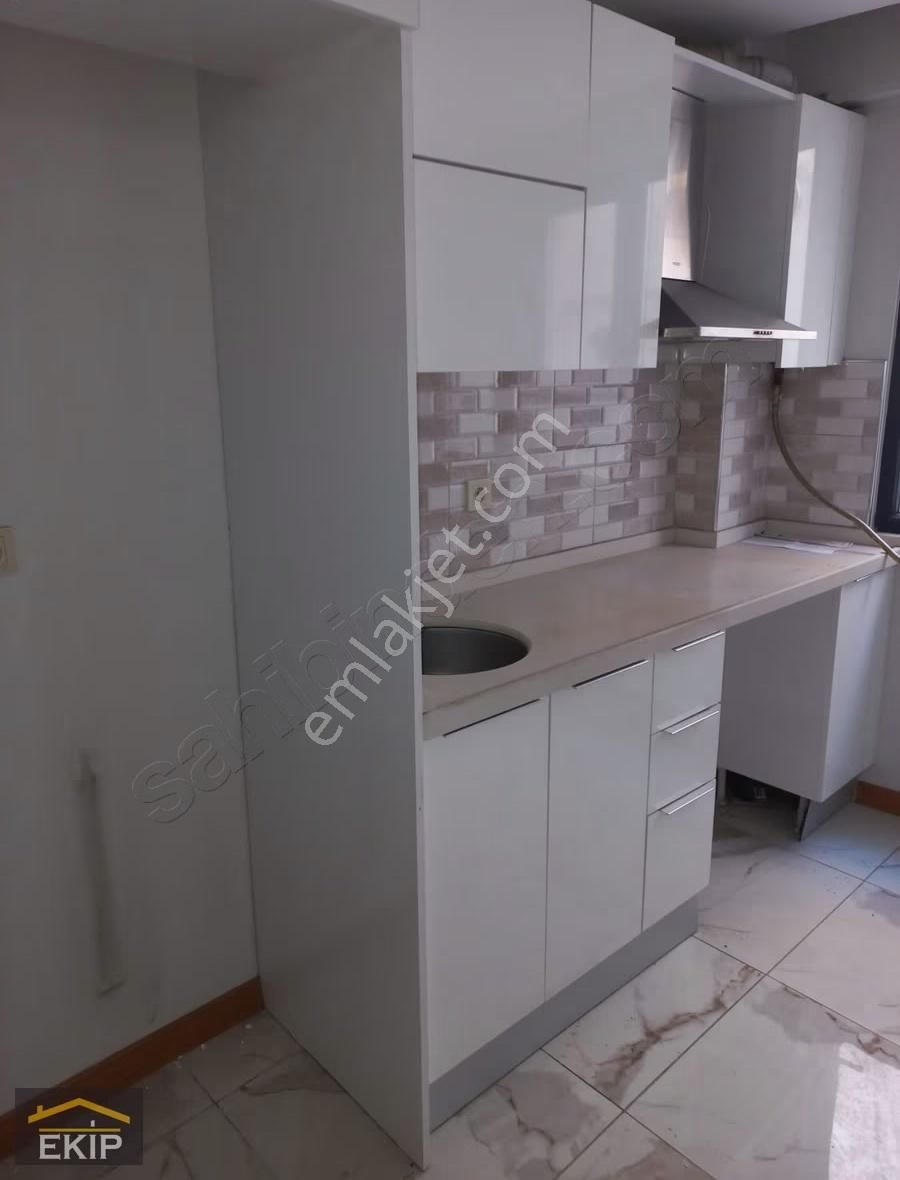 Kağıthane Ceylan Panorama'da Boş Büyük 2+1 Ara Kat - Görsel 14