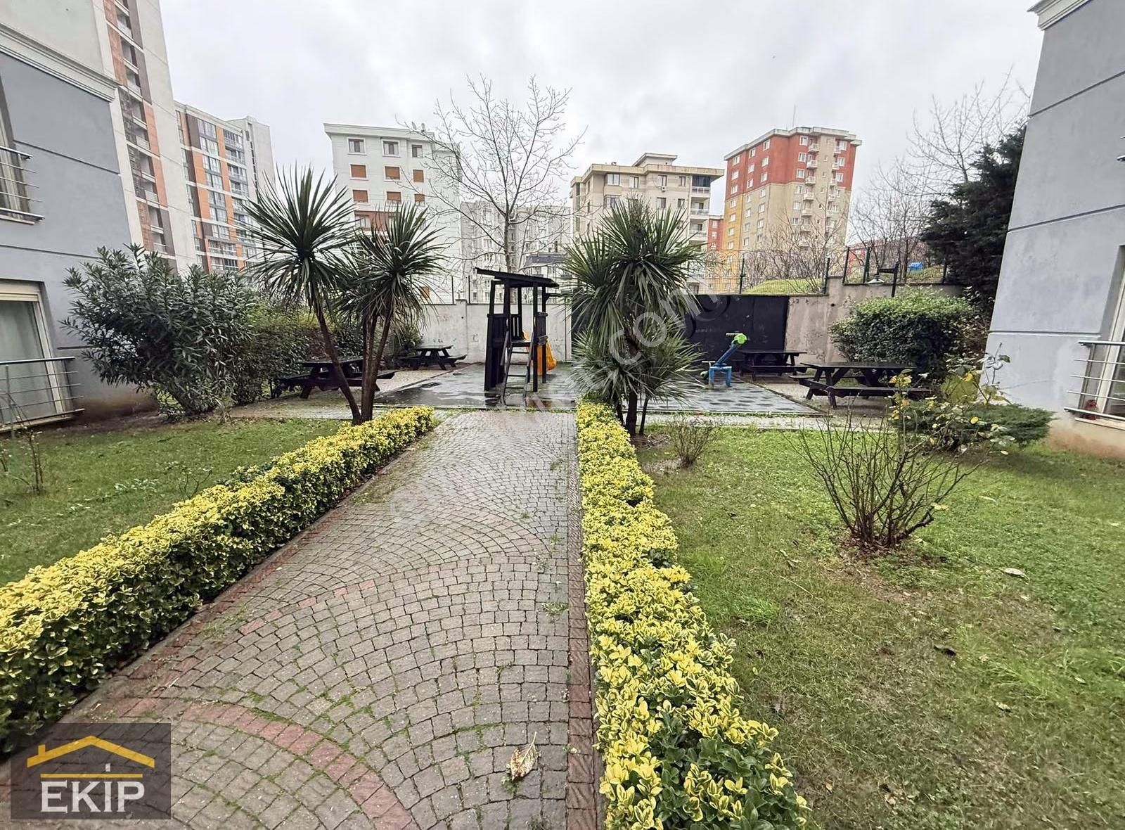 Pera Evlerinde Sitede Bahçe Kullanımlı 140m2 3+1 - Görsel 10