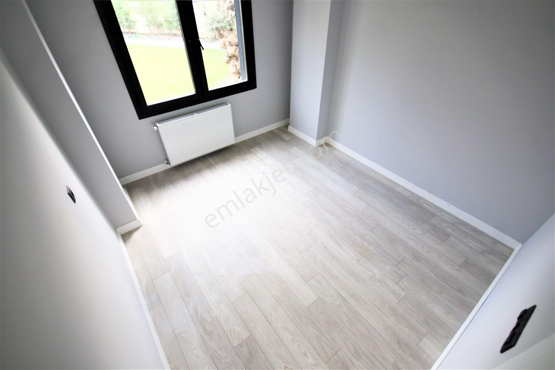 Burhaniye Pelitköy'de Aygülden Denize Sıfır Nezih Site İçi Havuzlu Bahçe Kullanımlı 2+1satılık Daire - Görsel 23