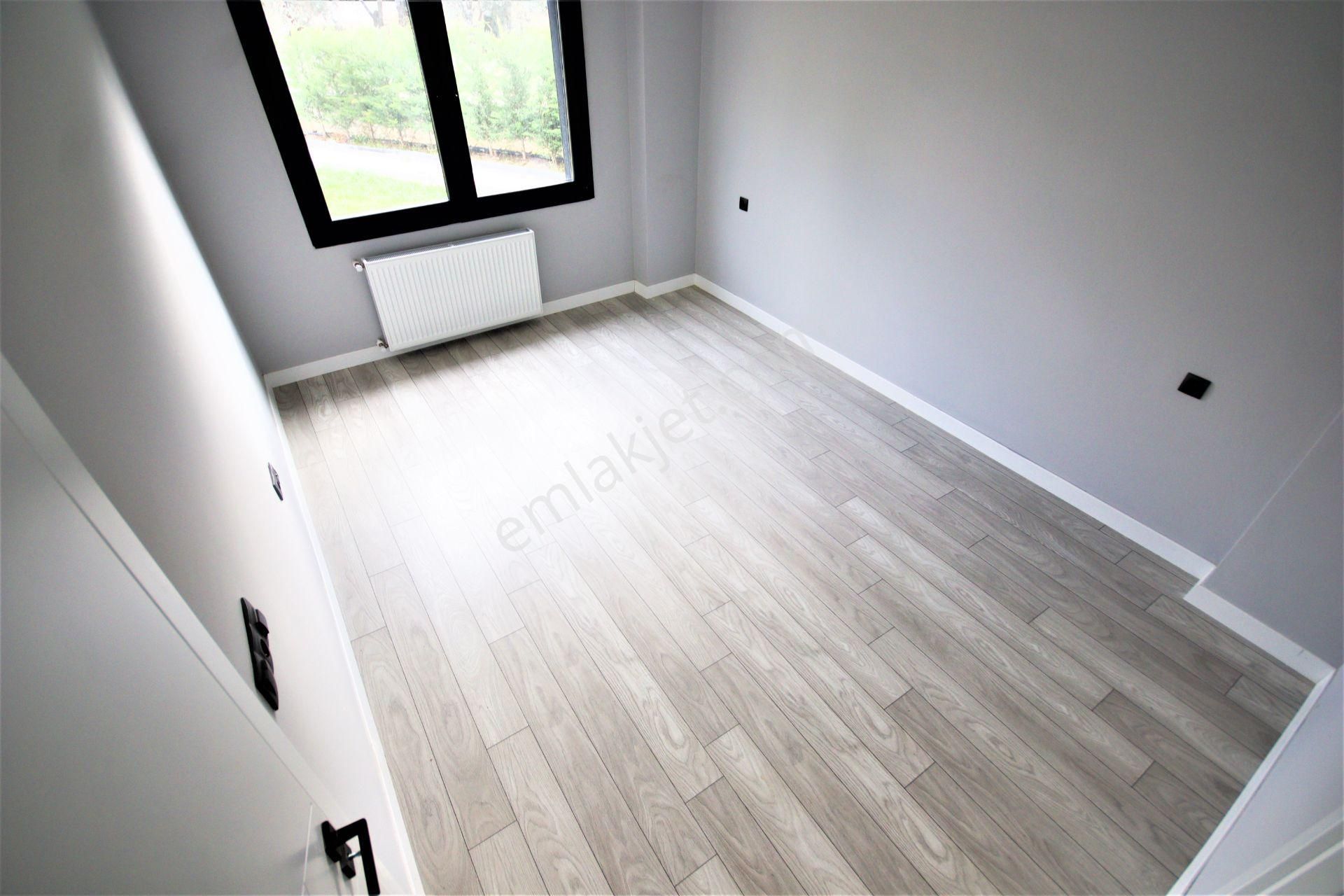 Burhaniye Pelitköy'de Aygülden Denize Sıfır Nezih Site İçi Havuzlu Bahçe Kullanımlı 2+1satılık Daire - Görsel 19