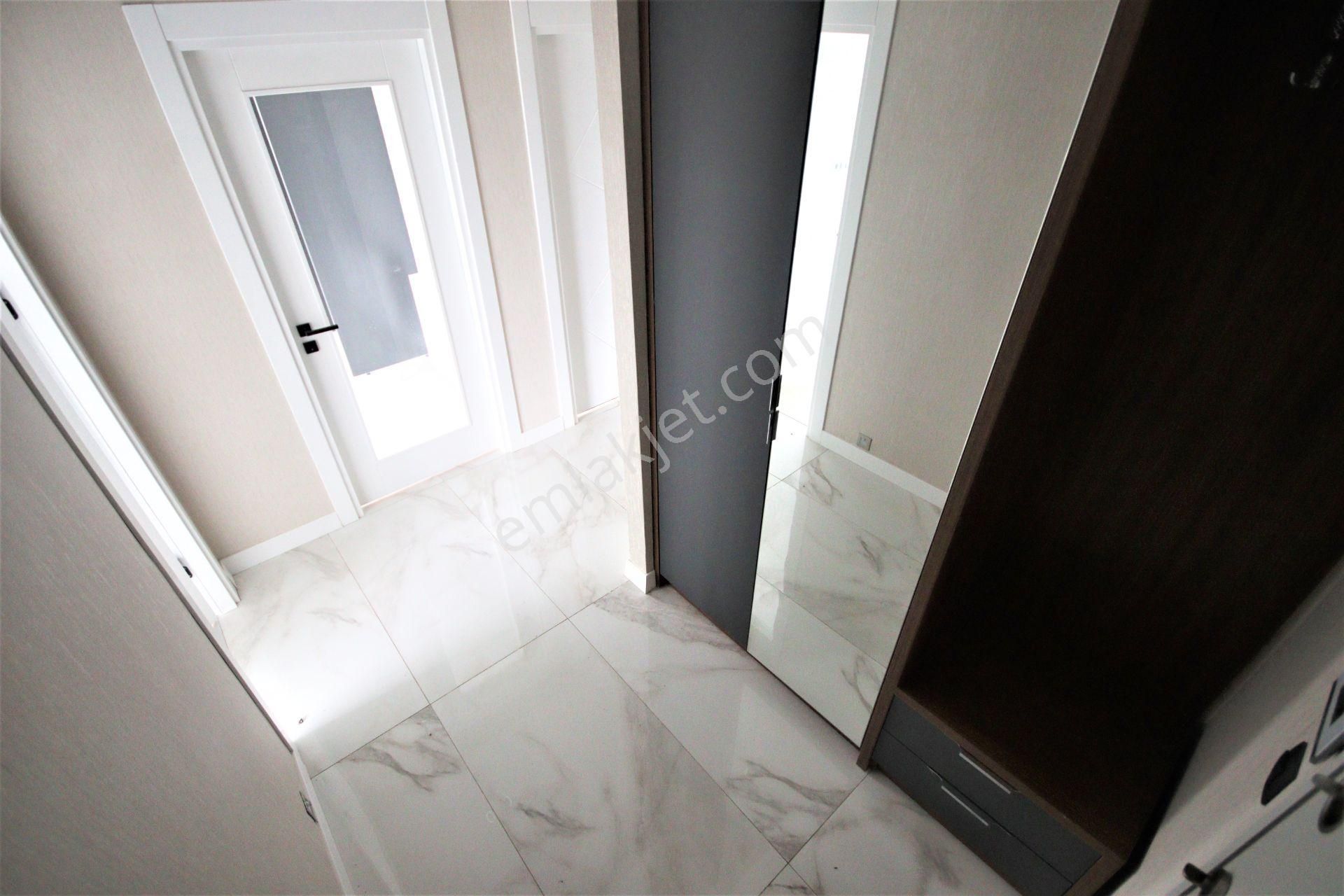 Burhaniye Pelitköy'de Aygülden Denize Sıfır Nezih Site İçi Havuzlu Bahçe Kullanımlı 2+1satılık Daire - Görsel 30