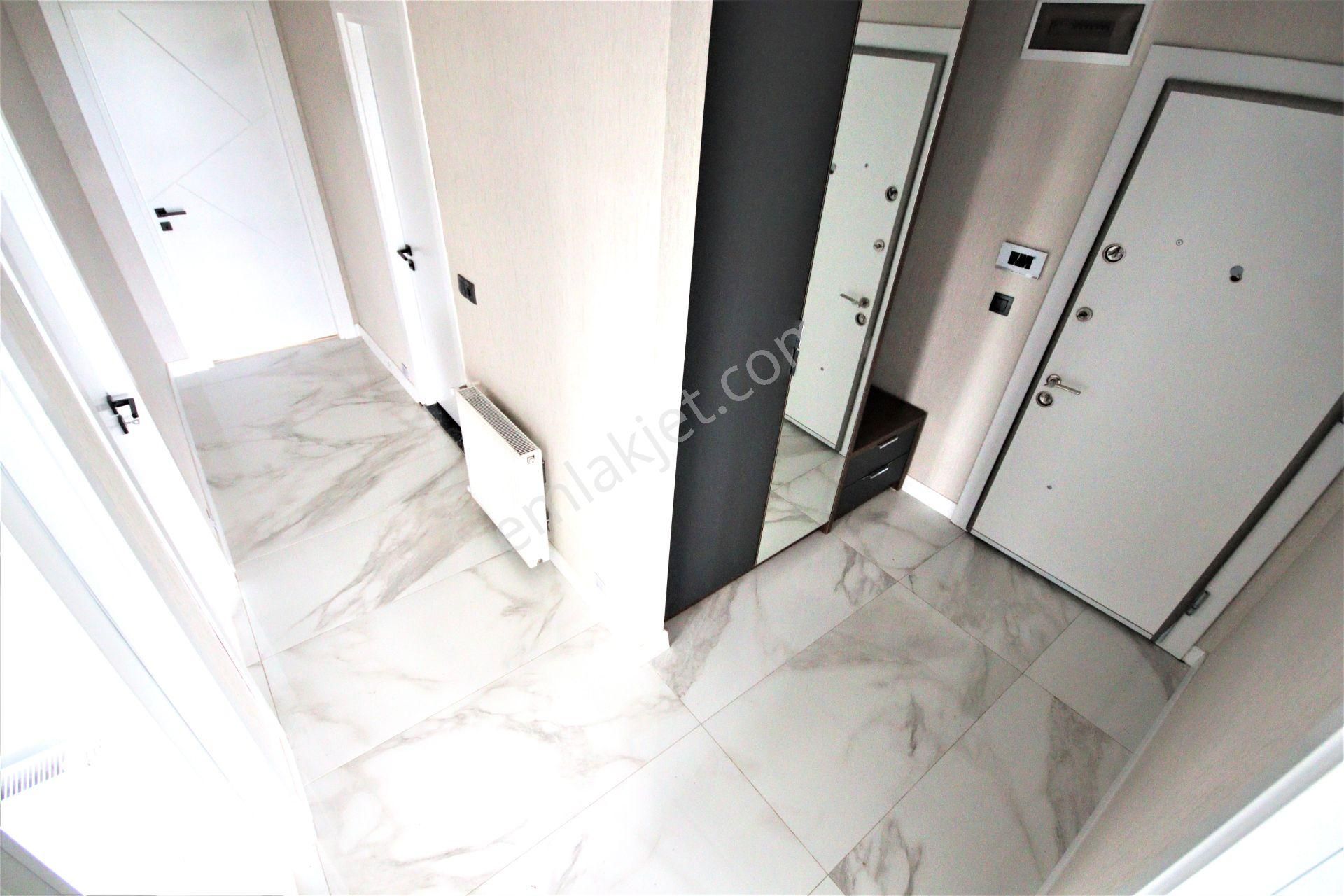 Burhaniye Pelitköy'de Aygülden Denize Sıfır Nezih Site İçi Havuzlu Bahçe Kullanımlı 2+1satılık Daire - Görsel 22