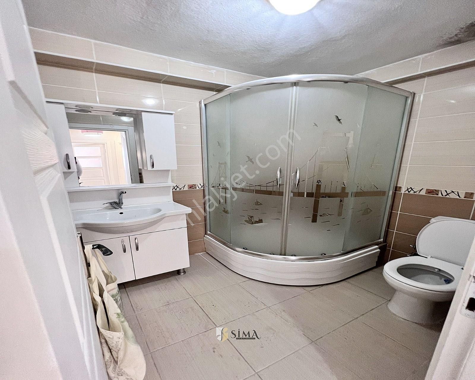 Güzelyurt Mah . Metrobüse Yürüme Mesafesi 7 Dk 2+1 Ara Kat Krediye Ugun Daire - Görsel 7