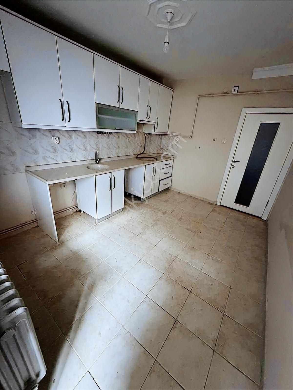 Fazelden Sobacılar Sokakta Ara Kat 2+1 - Görsel 14