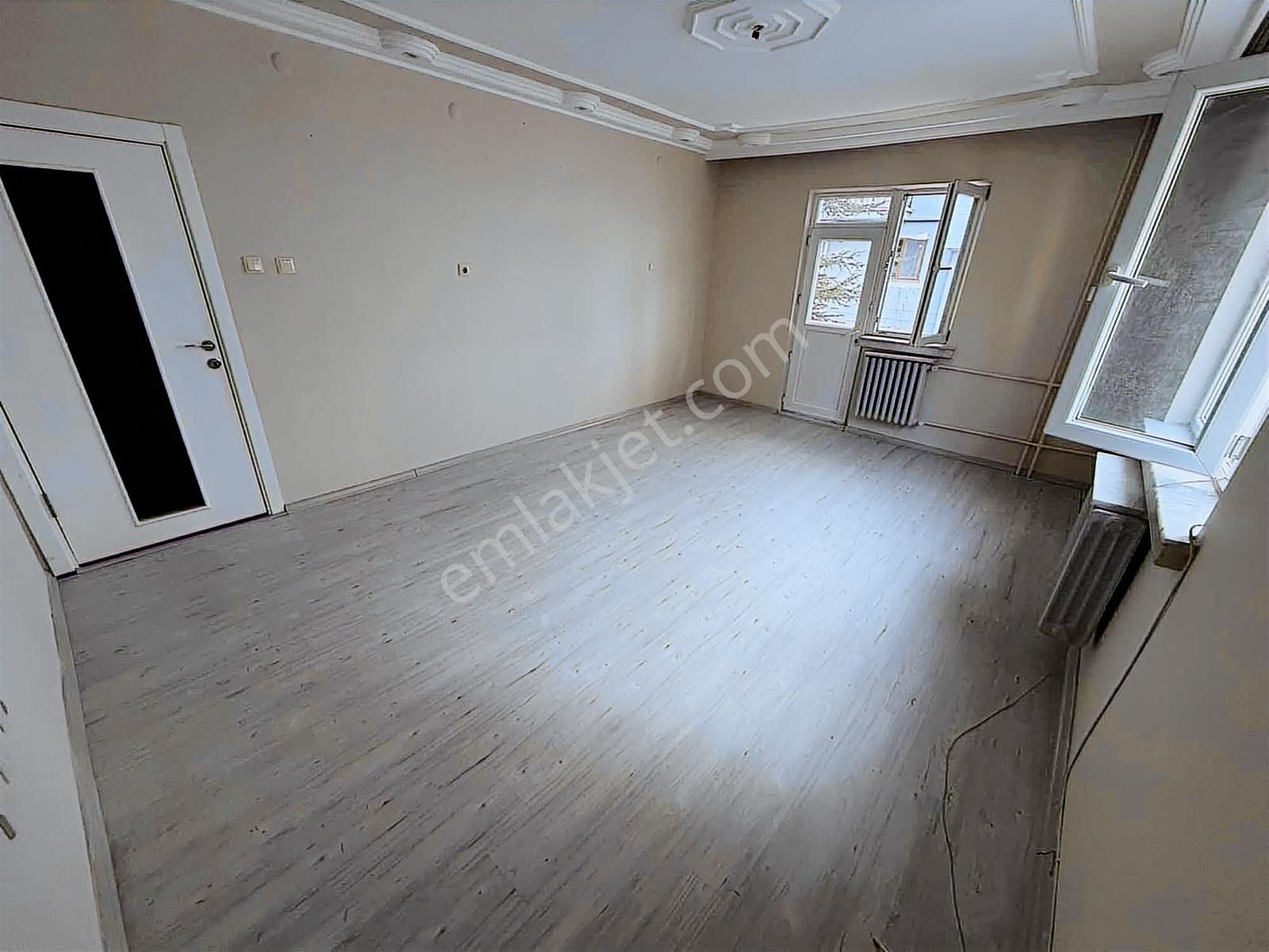 Fazelden Sobacılar Sokakta Ara Kat 2+1 - Görsel 3