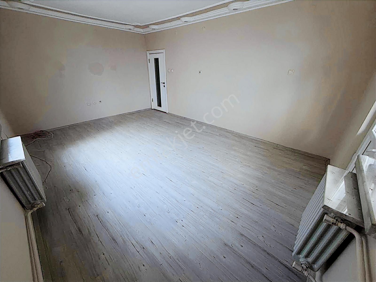 Fazelden Sobacılar Sokakta Ara Kat 2+1 - Görsel 2