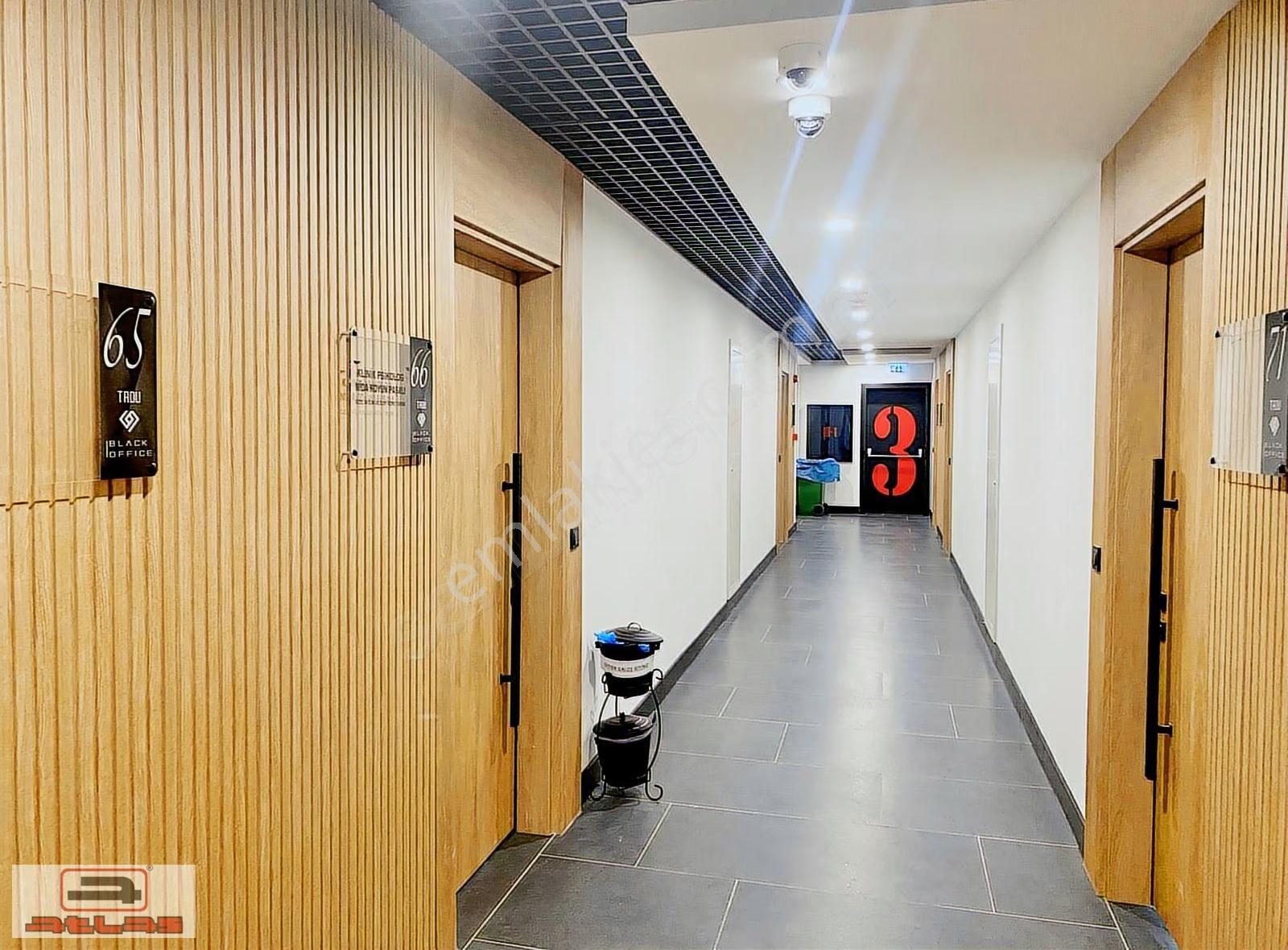Atlas Emlak Satılık Ofis Büro İşyeri Plaza E5 İzmit