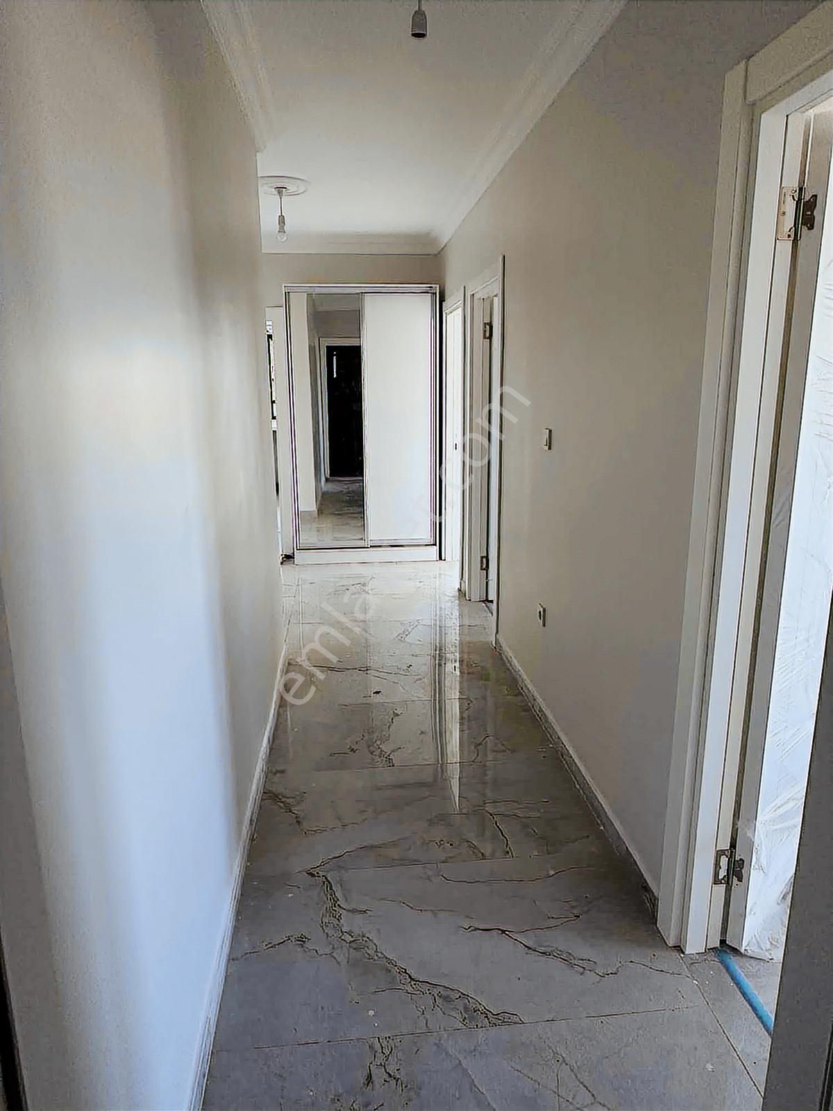 Realist Gayrimenkulden Satılık 3 + 1 Daire - Görsel 9