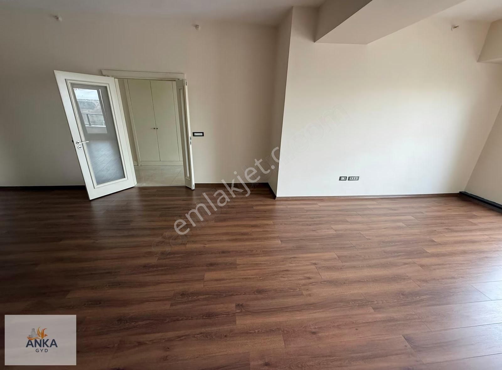 Venezia'da Full Balkon 2 Banyo Şehir Mnz Boş Satılık 2+1 Daire - Görsel 5