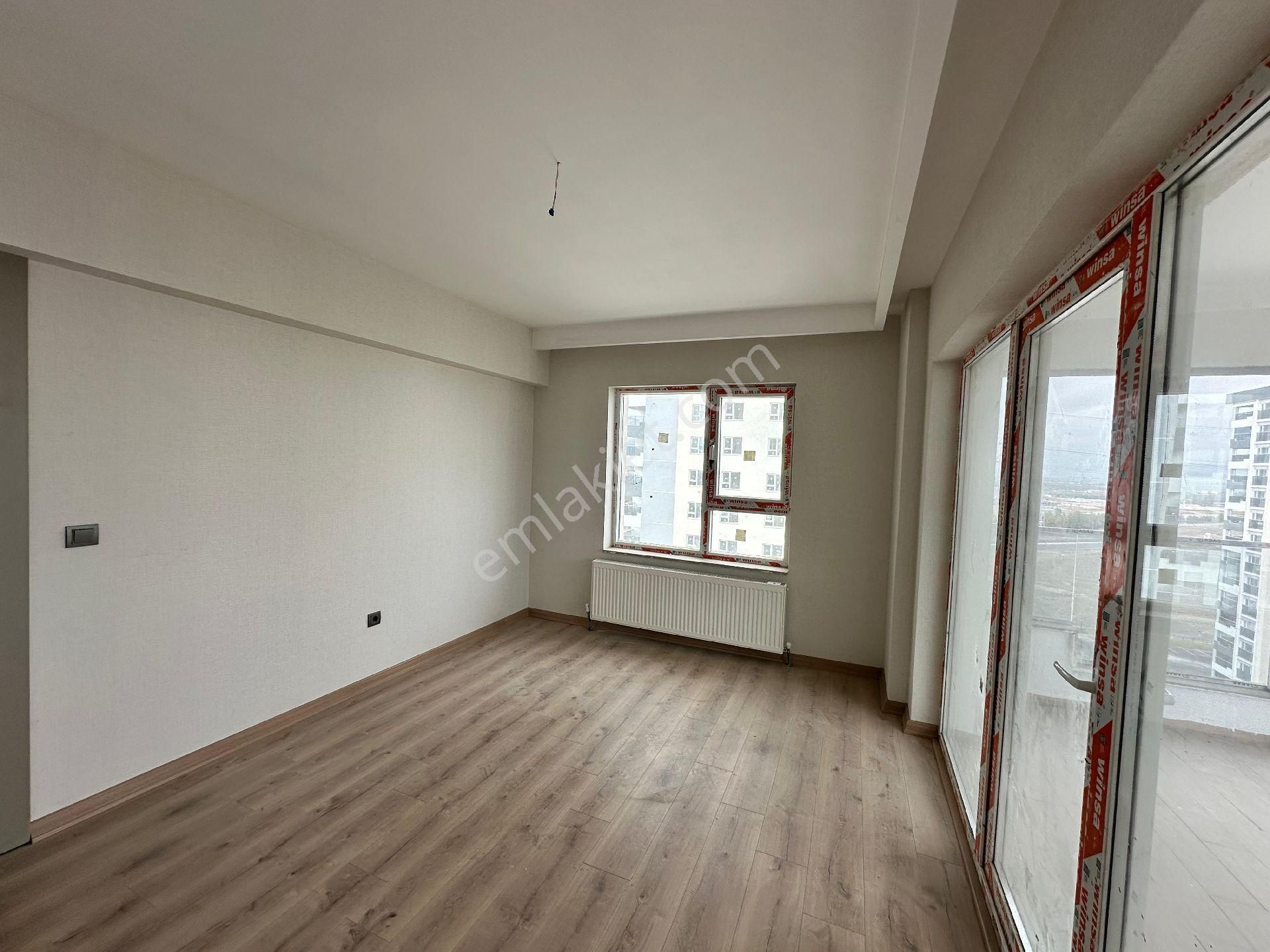 Mia'dan Törekent Serra Bulvar'da Kiralık 3+1 Lüks - Görsel 17